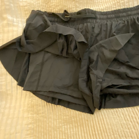 Luogongzi two in one black shorts. 2 XL - Picture 4 of 10